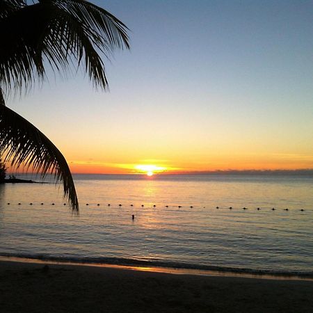 Pereybere Beach Apartments ภายนอก รูปภาพ