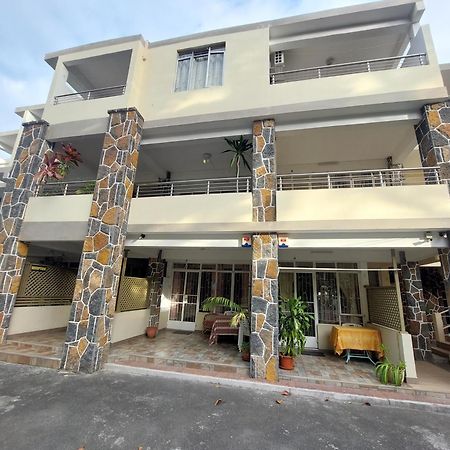 Pereybere Beach Apartments ภายนอก รูปภาพ